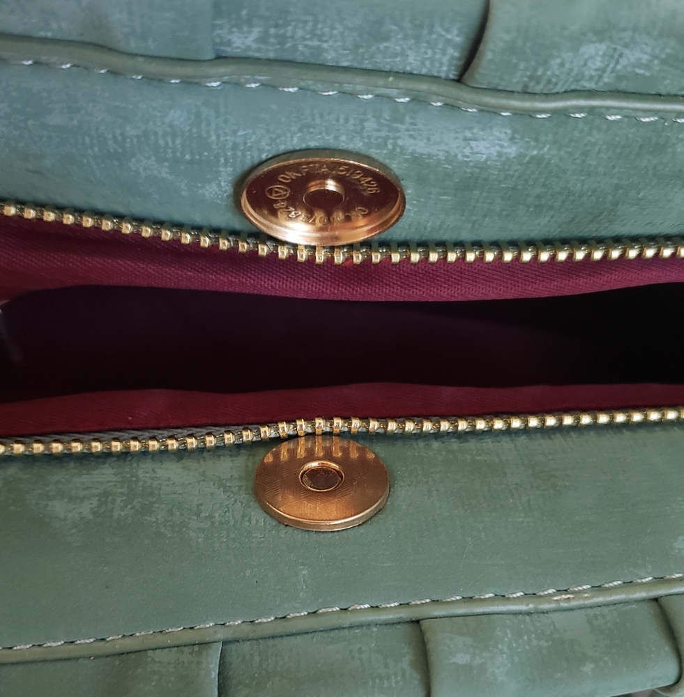 Emerald Purse - Picture 3 of 13